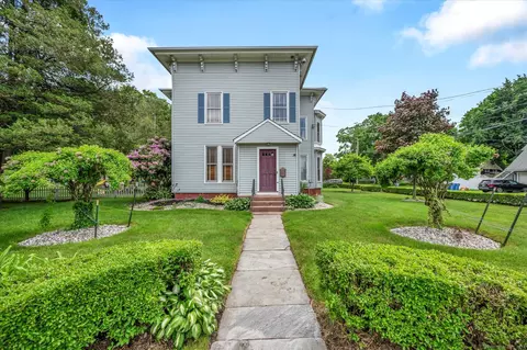 74 Woodbridge St, Manchester, CT 06042