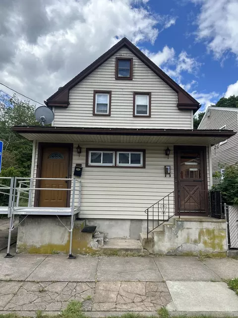 82-84 Lee St, West Haven, CT 06516