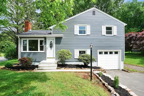 2 Foster Dr, Vernon, CT 06066