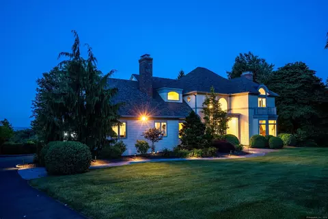 151 Balfour Dr, West Hartford, CT 06117