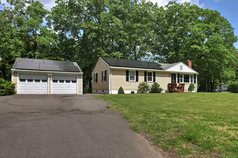 61 Ranchwood Dr, West Haven, CT 06516