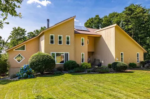 101 Mountain View Rd, Glastonbury, CT 06033