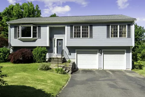 6 Bronson Dr, Beacon Falls, CT 06403