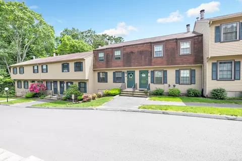 121 Village Ln #121, Branford, CT 06405