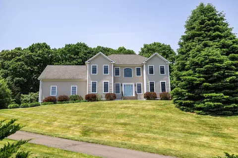 47 Ridgewood Ter, North Haven, CT 06473