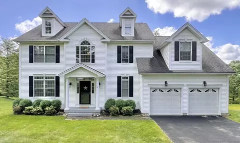 53 Myrtlewood Dr, Milford, CT 06461