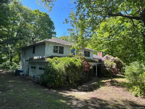 17 Norwich Rd, Salem, CT 06420