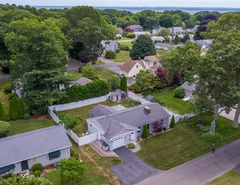 8 Fenwood Pkwy, Old Saybrook, CT 06475