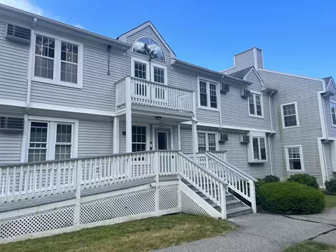 82 Longview St #33, Waterford, CT 06385