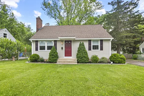 66 Fisher Rd, Middletown, CT 06457