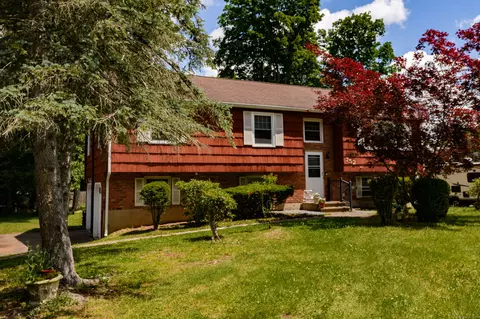 752 Cornwall Ave, Cheshire, CT 06410