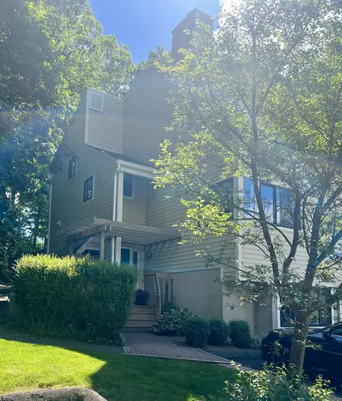245 Sunrise Hill Ln #245, Norwalk, CT 06851