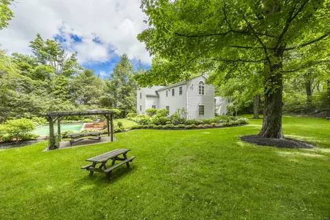 5 W Mountain Rd, Washington, CT 06793