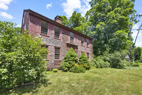 76 Bridge Rd, Haddam, CT 06438