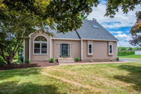 27 High Ridge Rd, Cromwell, CT 06416