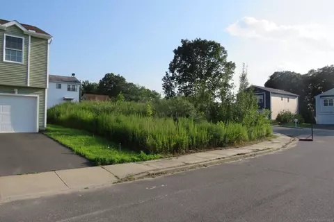 16 Kingsley Ct Apt Lot #LOT 9, Waterbury, CT 06704