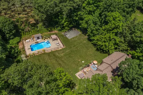 7 Cedar Dr, Granby, CT 06035