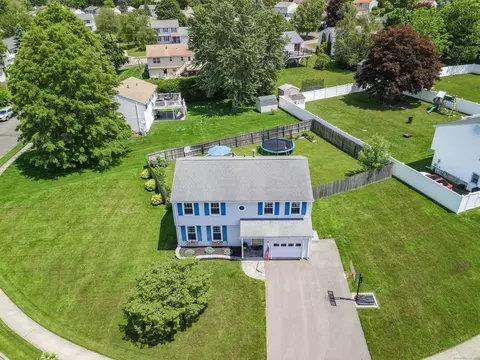 59 Dogleg Dr, Meriden, CT 06450