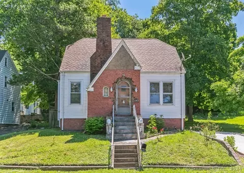 493 Woodward Ave, East Haven, CT 06512