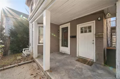 40 Center St, New London, CT 06320