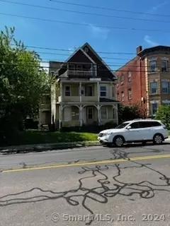 39 Dwight St, New Britain, CT 06051