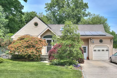 7 Leighton Rd, Trumbull, CT 06611