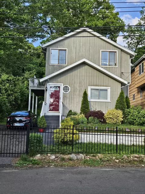 60 Robert St, Bridgeport, CT 06606