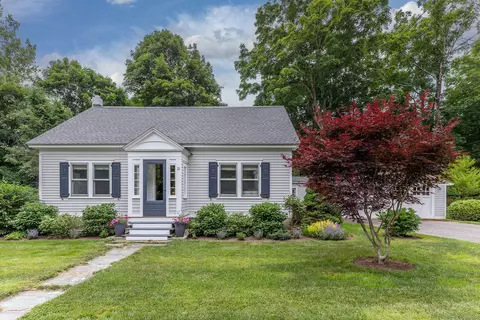 21 Bostwick St, Salisbury, CT 06039