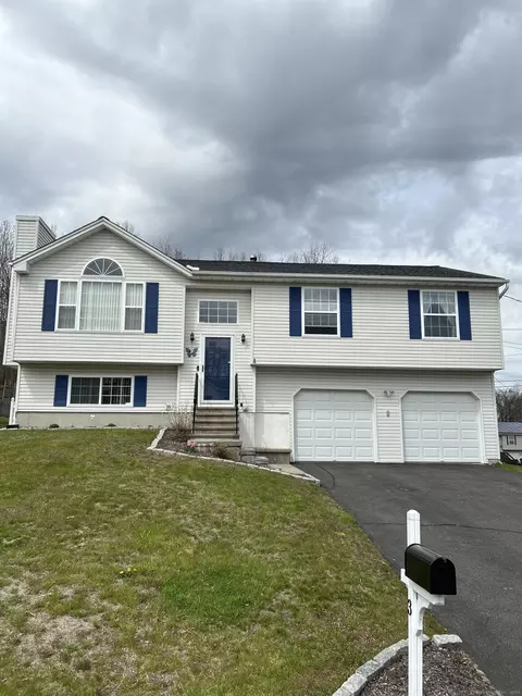 3 Michelle Ln, Naugatuck, CT 06770
