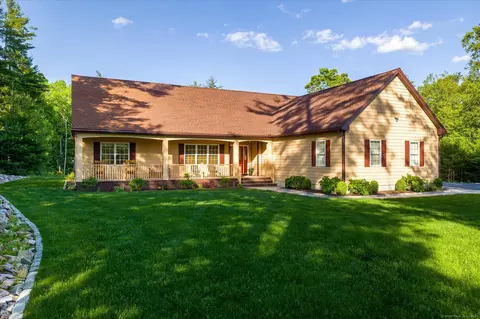 7 Heritage Cir, Thompson, CT 06277