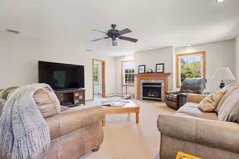 220 Mount Fair Dr, Watertown, CT 06795