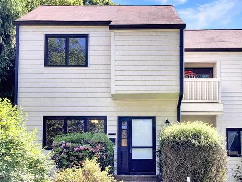 69 Hampton Park #69, Branford, CT 06405