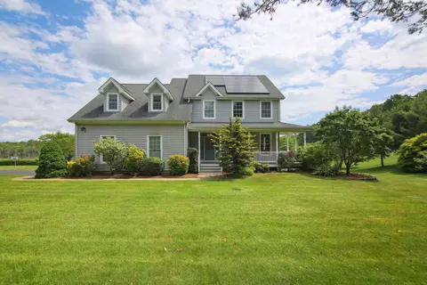 1 Esther Pond Ln, East Lyme, CT 06333