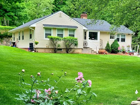 49 Picketts Ridge Rd, Redding, CT 06896