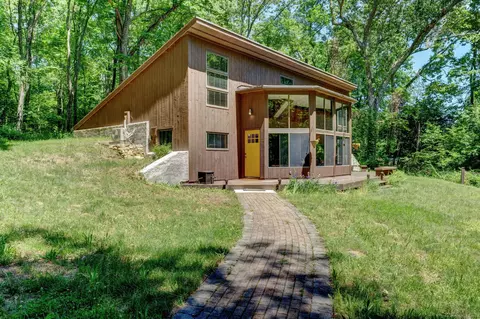76 Davis Rd, Mansfield, CT 06268