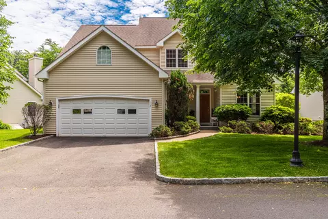 112 Governor Trumbull Way #112, Trumbull, CT 06611