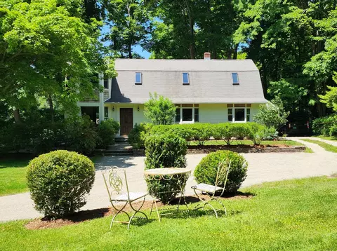 12 Liberty St, Chester, CT 06412
