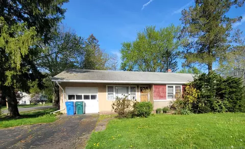 570 Circular Ave, Hamden, CT 06514