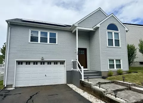 10 Alicia Ln, Middletown, CT 06457