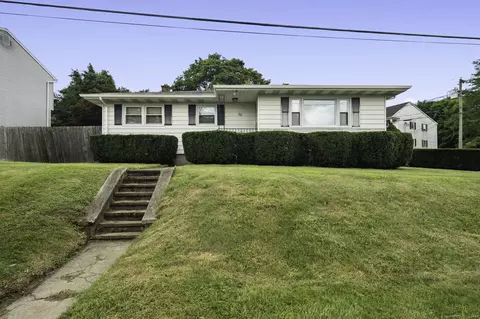 89 Fanning St, Waterbury, CT 06704