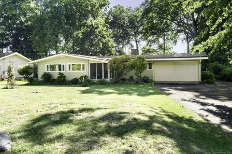 21 Oakhill Ave, Norwalk, CT 06854