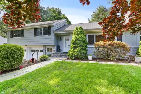 90 Shady Hill Rd, Fairfield, CT 06824