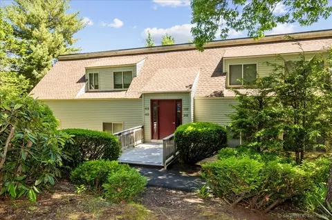 40 Forest Hill Dr #40, Simsbury, CT 06070