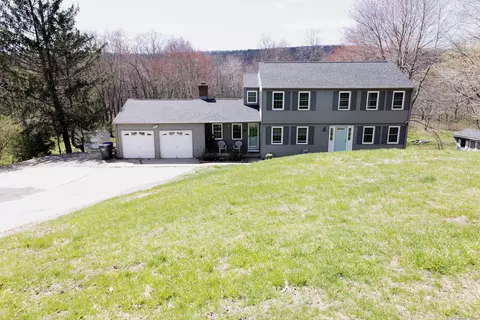 99 S Stone St, Suffield, CT 06093
