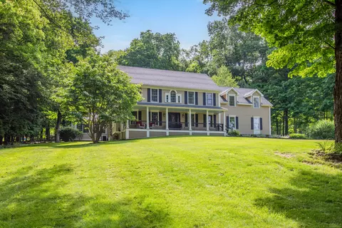 201 Coachmans Dr, Southbury, CT 06488