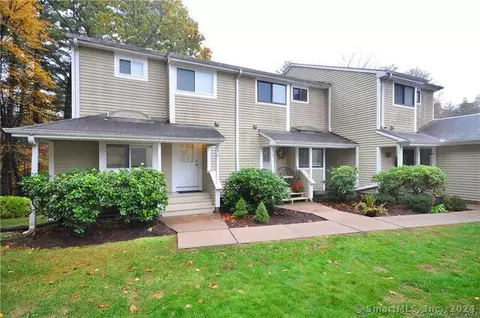 17 Wiggins Farm Dr #A, Simsbury, CT 06070