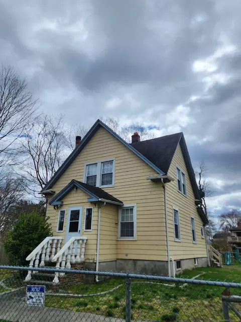 531 Chopsey Hill Rd, Bridgeport, CT 06606
