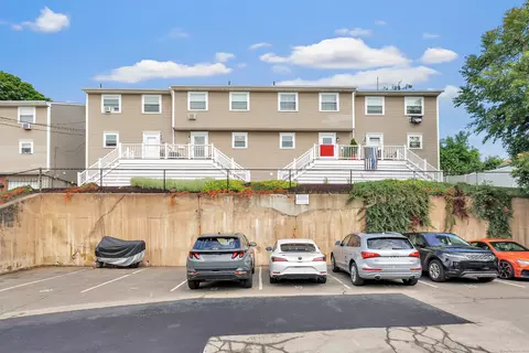 386 Halley Ave #386, Fairfield, CT 06825