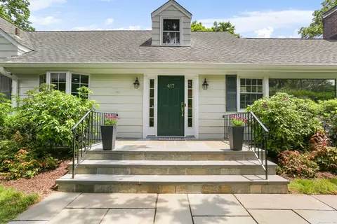 417 Halliwell Dr, Stamford, CT 06902