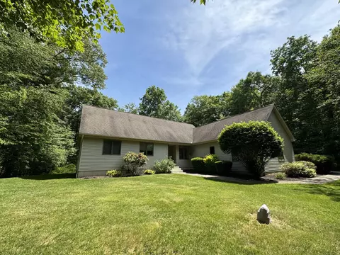 70 Valley Ridge Dr, Higganum, CT 06441